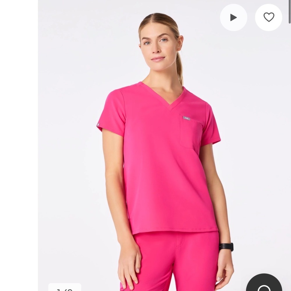 FIGS Catarina One-Pocket Scrub Top Medium hospital workwear nurse